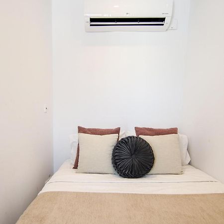Phaedrus Living - Seaside Luxury Flat Harbour 110 Apartment Paphos Bagian luar foto